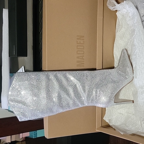 BRAND NEW never worn Steve Madden 8.5 silver rhinestone - Picture 2 of 5